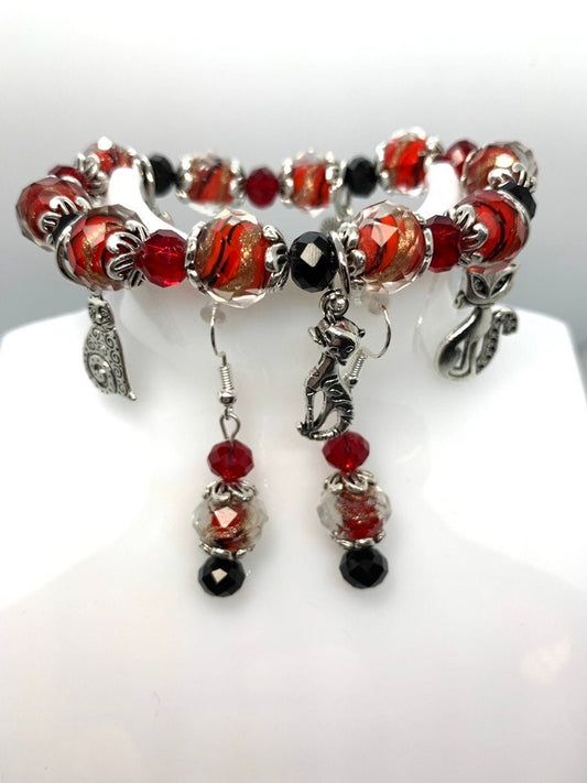 Cat Charm Bracelet, Matching Earrings, Cat themed jewelry. Cat lover’s jewelry. Black and red Jewelry, Crazy Cat Lady Jewelry, Cat Jewelry