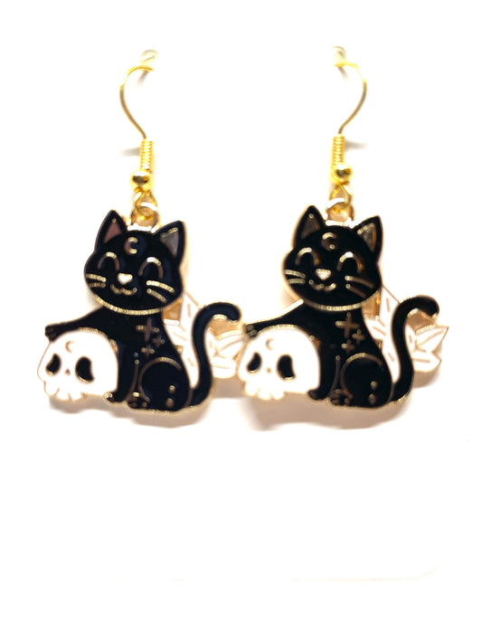 Black Cat Holding Skull Halloween Earrings, Punk Black Cat and Skull Earrings, Black Cat Earrings, Punk Cat Earrings, Halloween Earrings